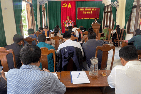 HĐND xã Đăk Kroong khoá XV, Nhiệm kỳ 2021 – 2026 tổ chức kỳ họp chuyên đề xin ý kiến về chủ trương săp xếp đơn vị hành chính cấp tỉnh, cấp xã.